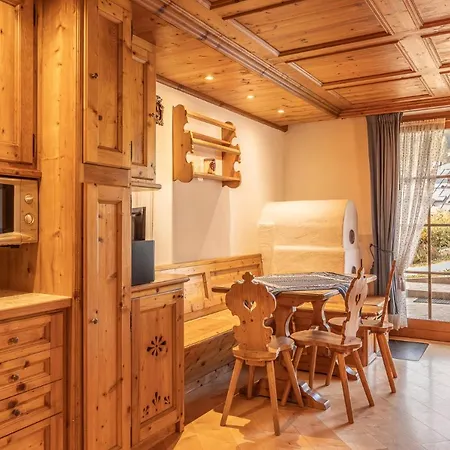 Casa Lacedel 2, On Slopes 公寓