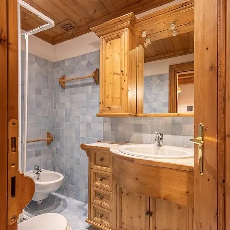 Casa Lacedel 2, On Slopes * Cortina d'Ampezzo